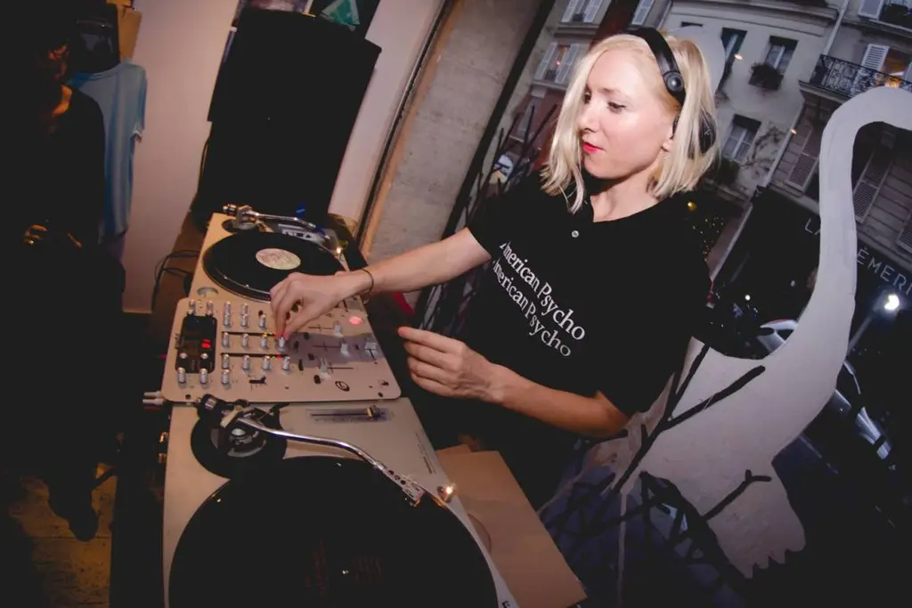 Are there many female DJs?