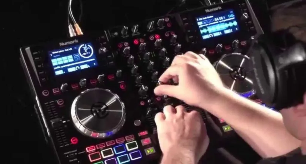 Can you use a DJ controller in a club?