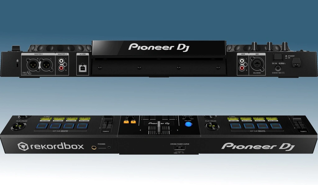 Can you plug turntables into XDJ-RR?