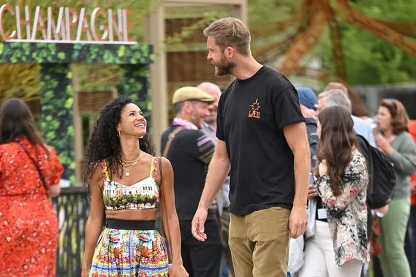 Is Calvin Harris with Vick Hope?