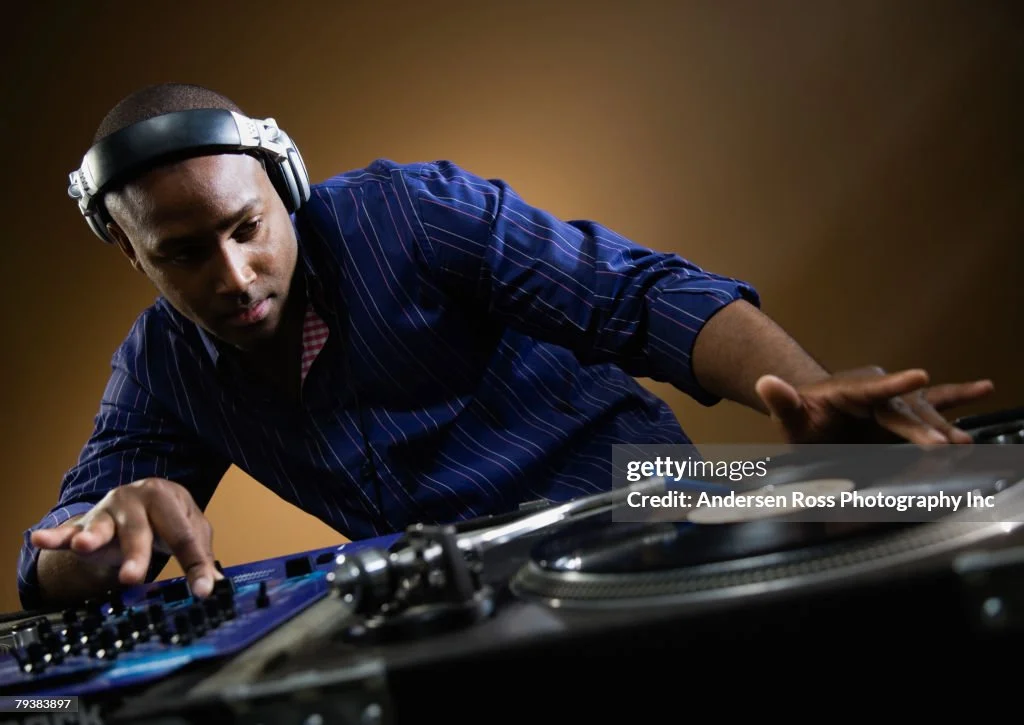 Do DJs still spin records?