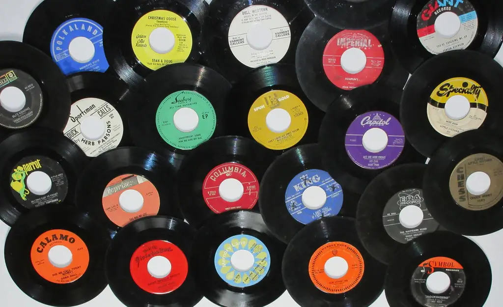 does-anyone-buy-old-vinyl-records