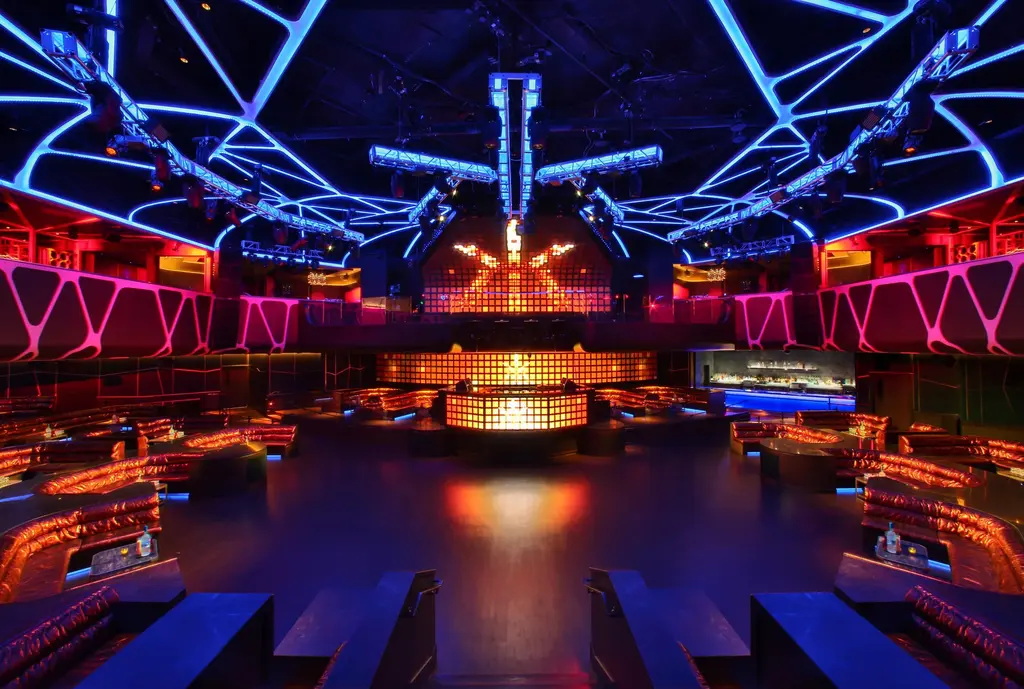What time do DJs come on at Hakkasan?