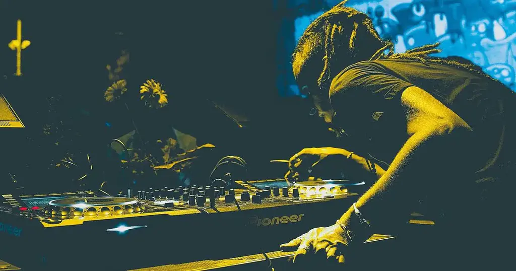 How do DJs find gigs?