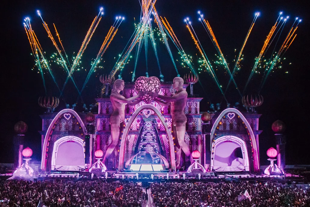 Who is playing at EDC 2023?