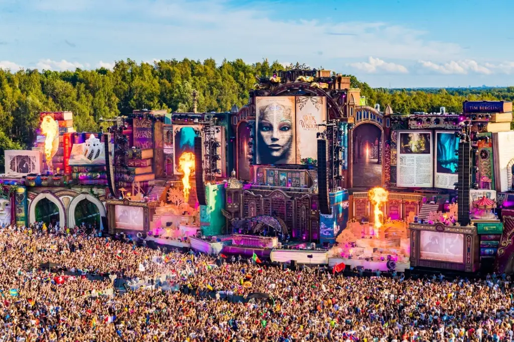 How many tickets sold for Tomorrowland?
