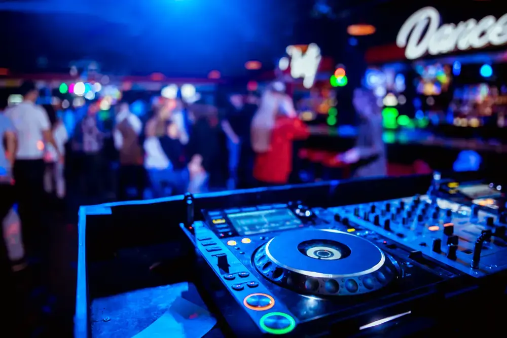 How much should I charge to DJ a party?