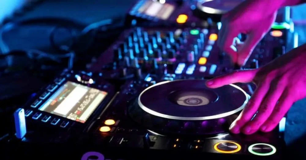 How much does a DJ cost in India?