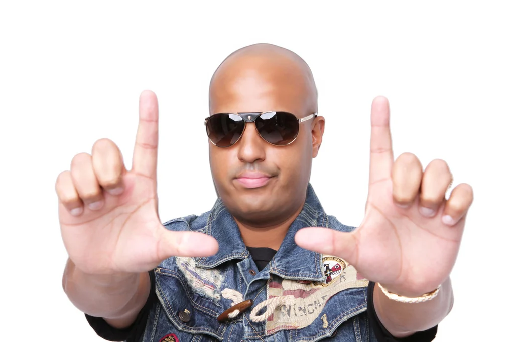 How much does DJ Lobo charge?