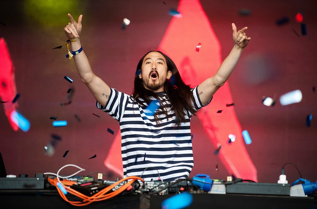 How much does Steve Aoki charge per show?