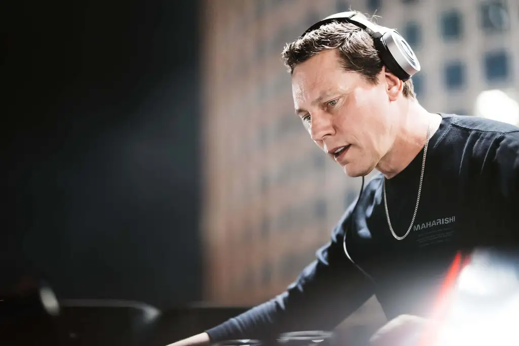 How much does Tiësto make a year?