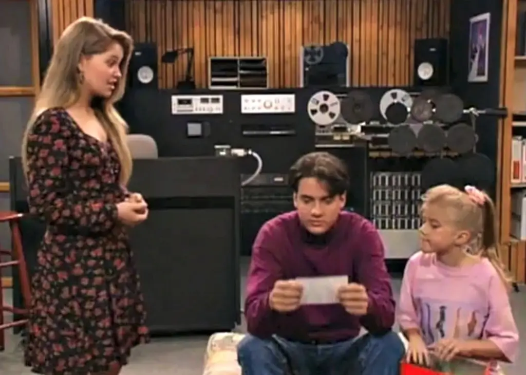 What episode does DJ get her period in Full House?