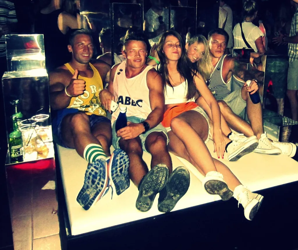 Can you wear shorts in Ibiza nightclubs?