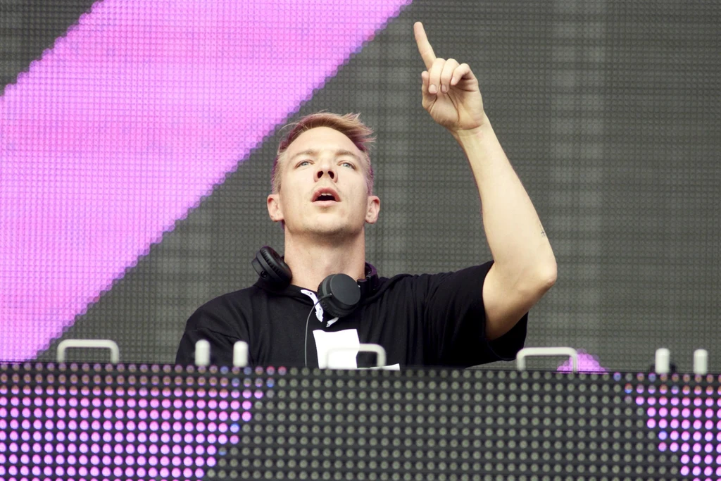 What does Diplo play live?