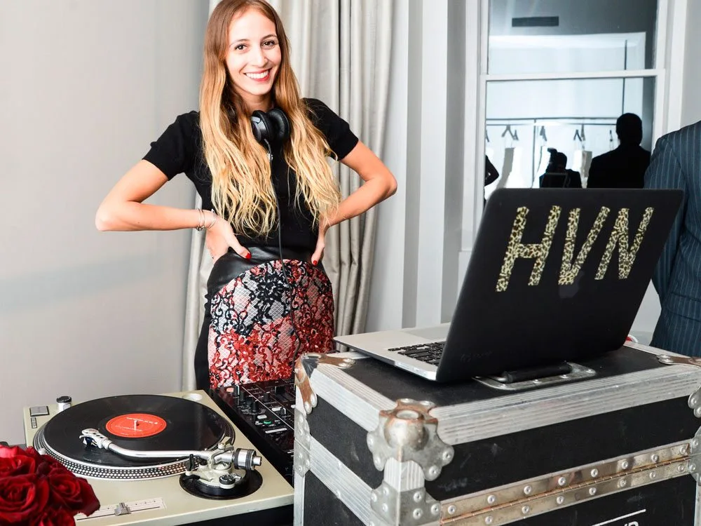 How to dress like a DJ?