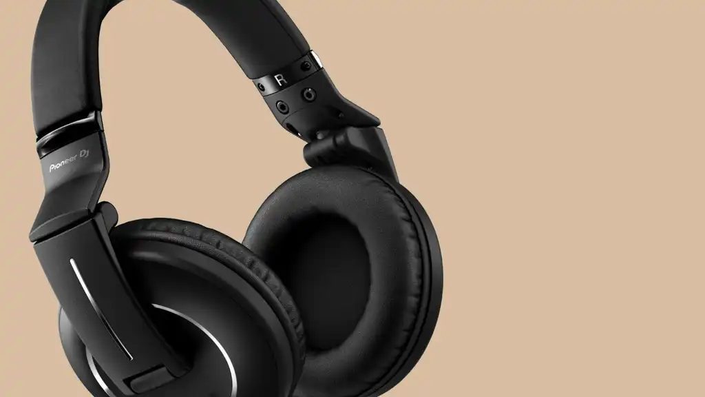 What headphones do DnB DJs use?