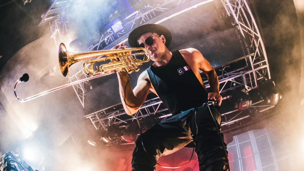 What type of music is freaks by Timmy Trumpet?