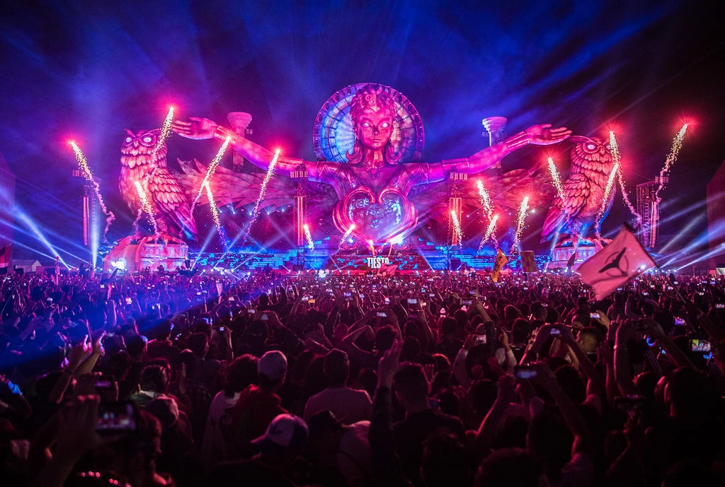 What age do you have to be to go to EDC Mexico?