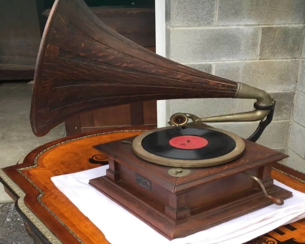 what-are-old-record-players-called