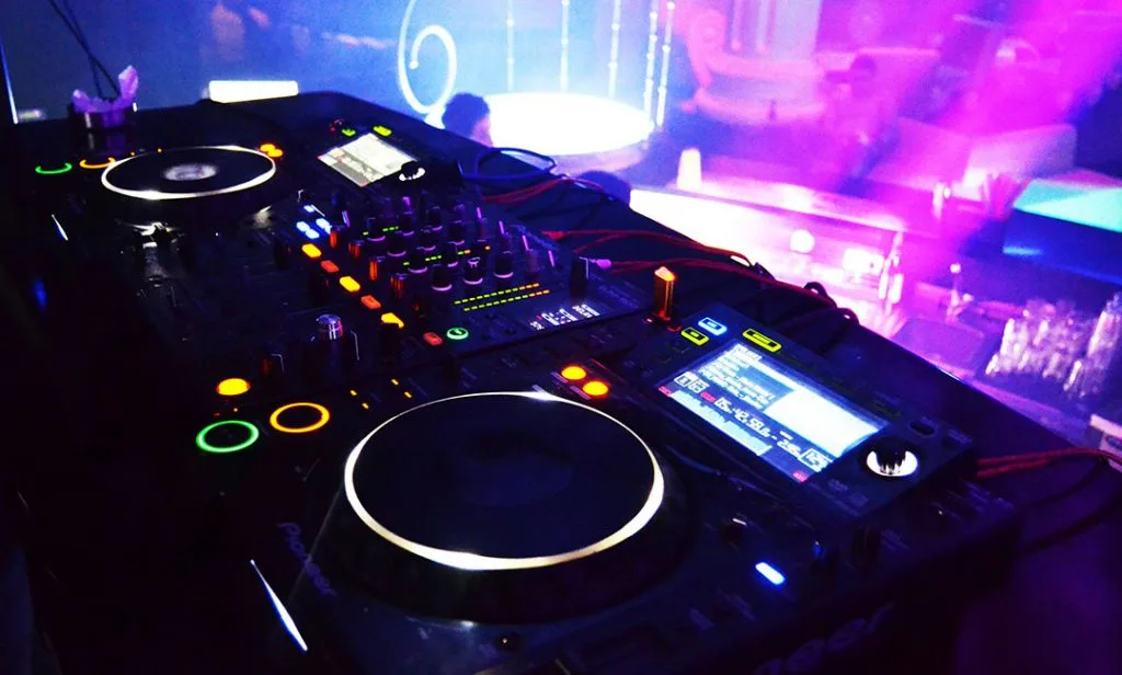What makes a good club DJ?