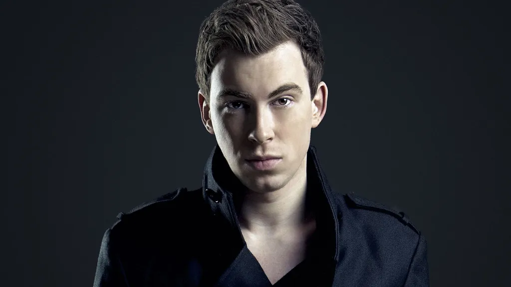 Who is Hardwell signed to?