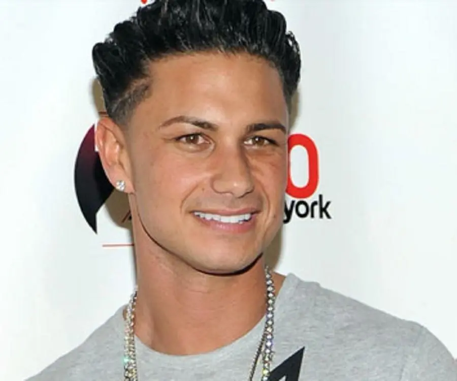 What size is Pauly D?