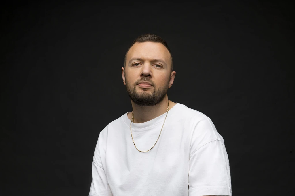 What type of music is Chris Lake?