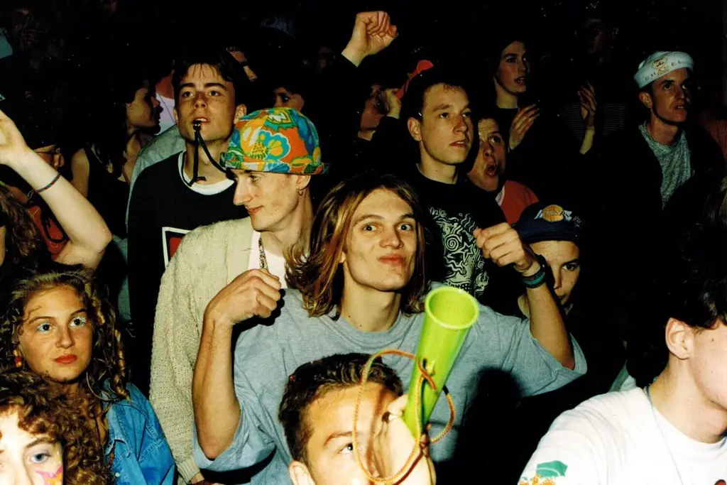 What was 90s rave culture?
