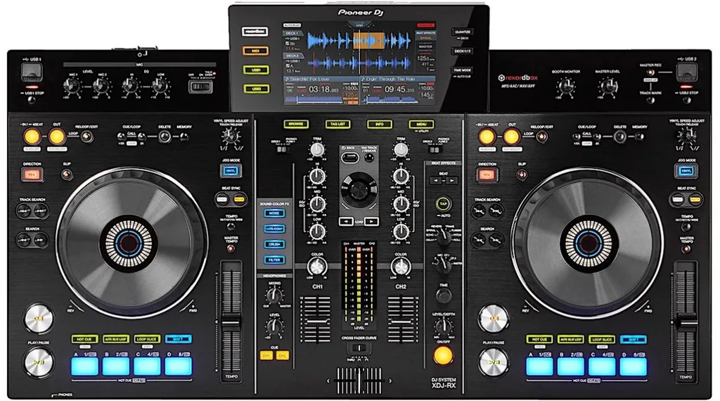 Can you plug a laptop into an XDJ?