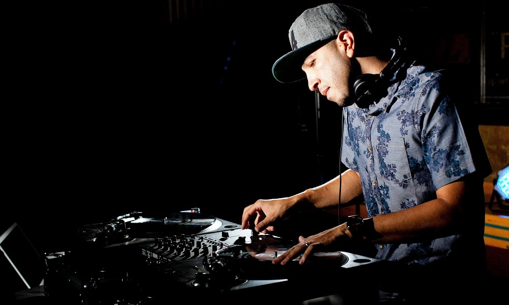 Who is DJ promote?