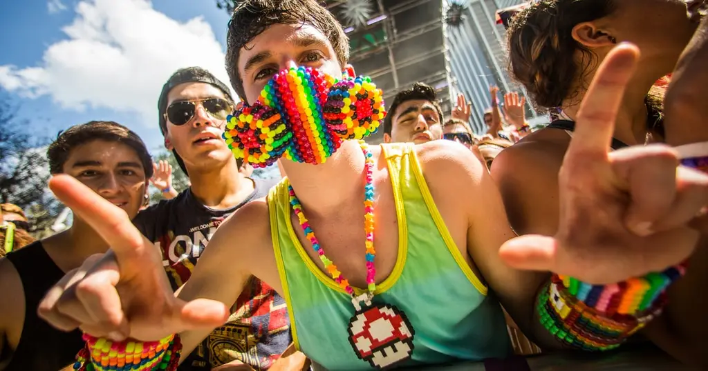 Can you wear a mask to a rave?